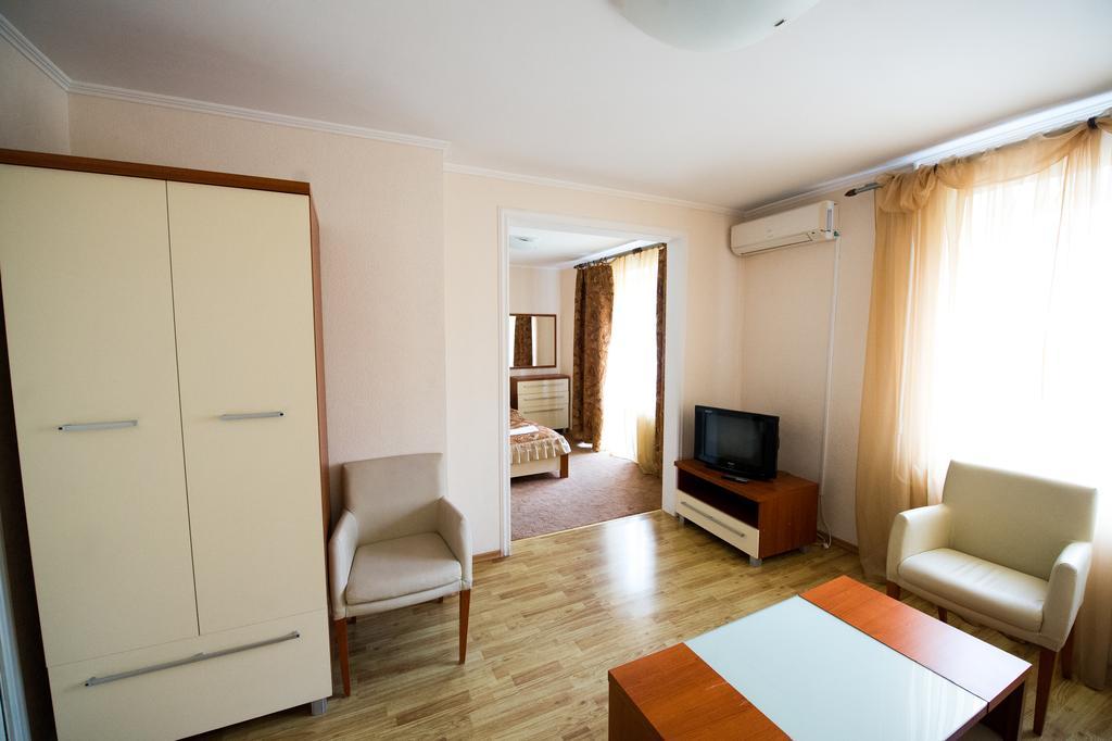 Predslava Hotel Kyiv Quarto foto